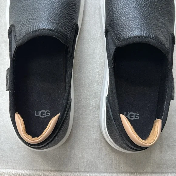 New Without Tags UGG Black Leather Alameda Slip-On Sneakers (Women’s) - Size 8.5 - Picture 9 of 11
